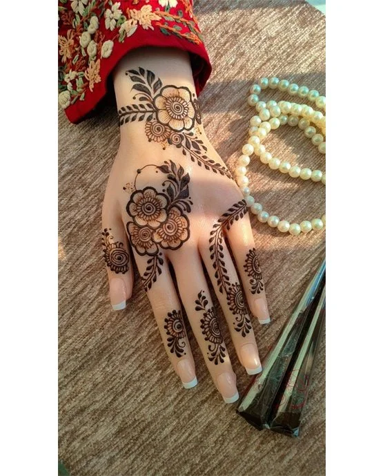 Glamorous Shaded Flowers Latest Mehndi Design Glamorous Shaded Flowers Latest Mehndi Design